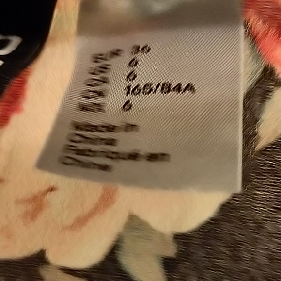 Black blouse with roses - Picture 3 of 8